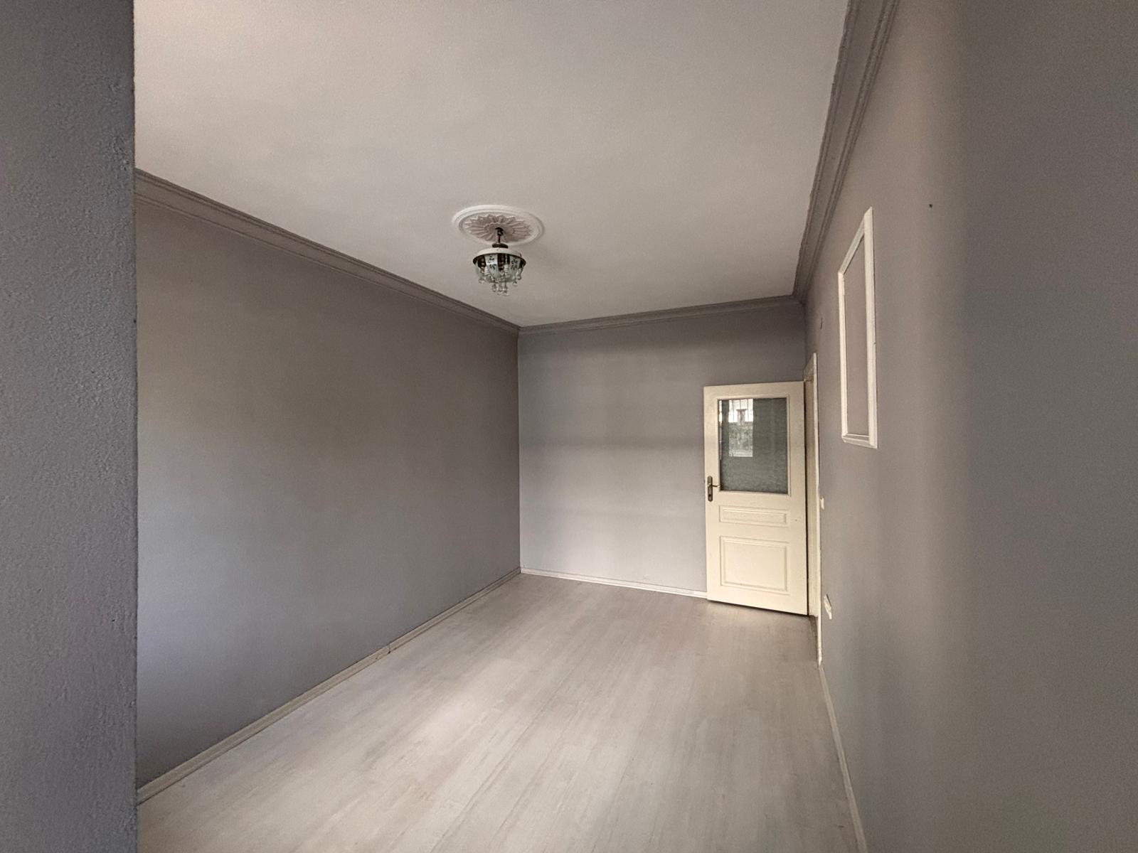 KARŞIYAKA'DA 2+1 GİRİŞ KAT CAM BALKONLU
